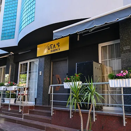 Kuta's 3 Apartment Tirana